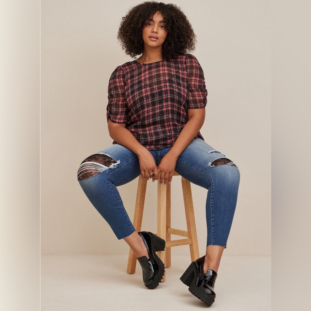 Torrid Women’s Plus 4 4X Top Red Plaid Chiffon Lurex Ruched Short Sleeves Blouse